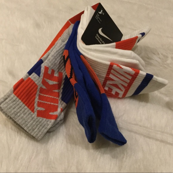 Nike Other - 1 LEFT! NWT Men's Nike 3-pack Crew Socks