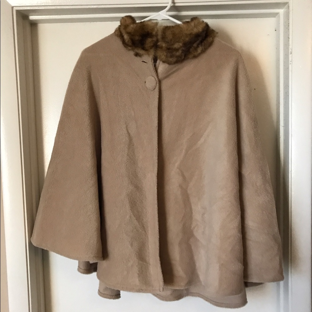 Tan Cape SzOSFM