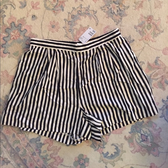 H&M Pants - Stripes short