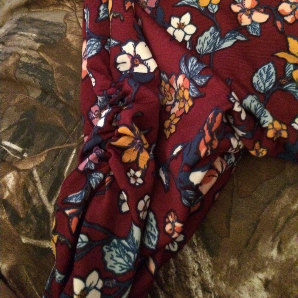 Flowery blouse - Picture 2 of 3