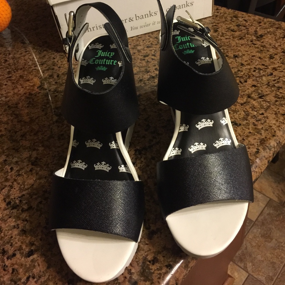 Juicy Couture blk/wht Trisha platform wedge sandal