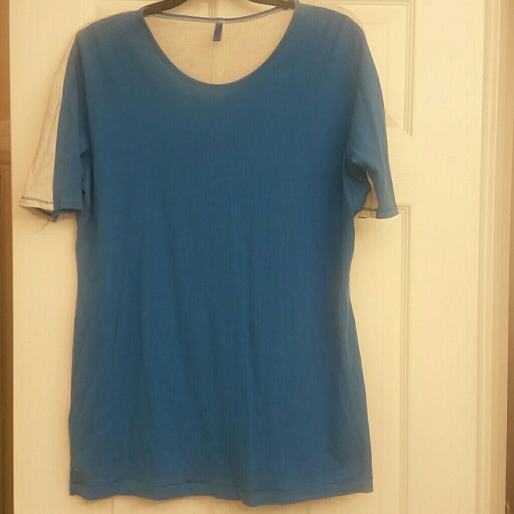Lululemon tshirt