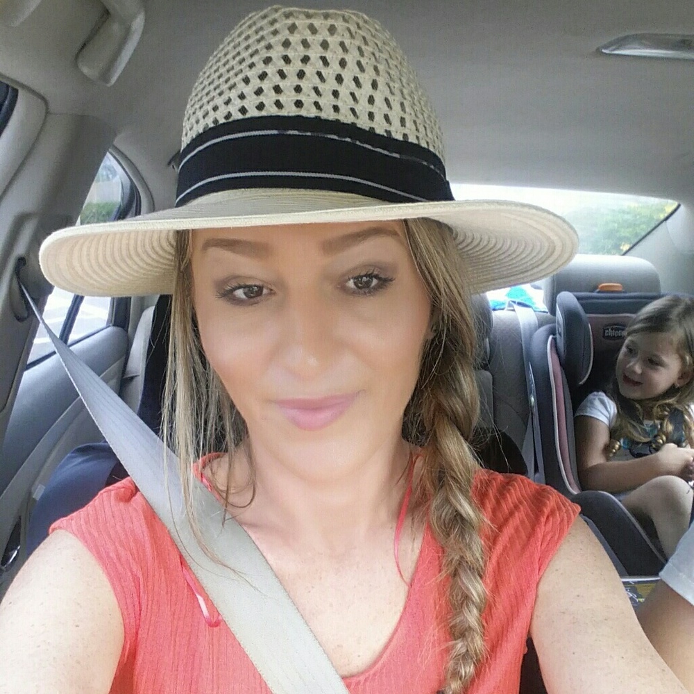 Meet your Posher, Mia