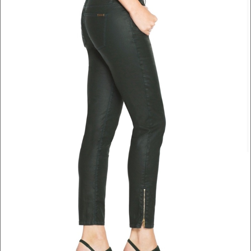 ⚡️Coated black skimmer jeans⚡️