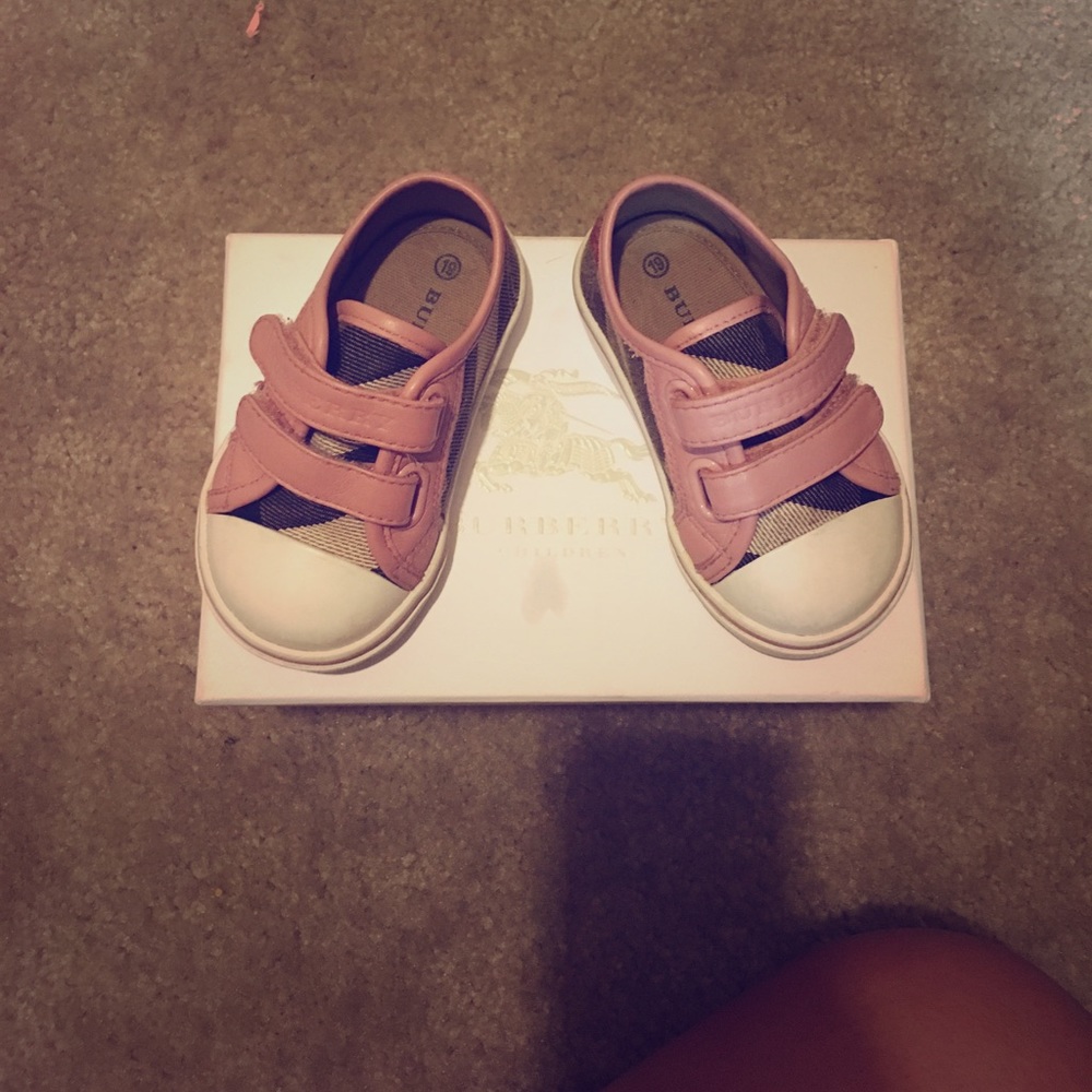 Burberry Baby Girl Shoes! 😍