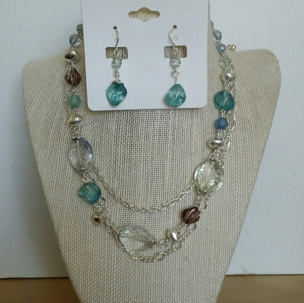 Sophisticated Layered Gemstone Necklace Set