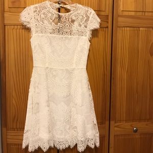 Gorgeous chantilly lace white dress!