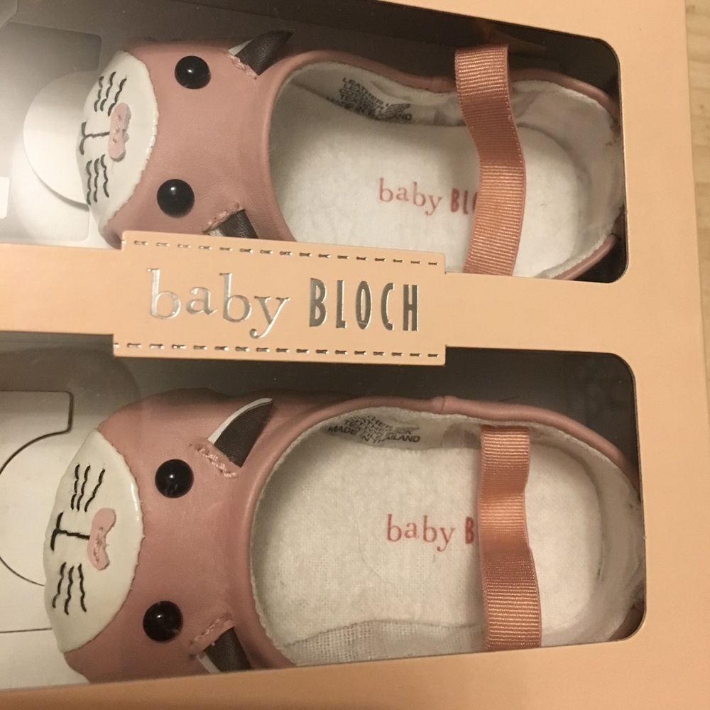 Baby Bloch pink hamster shoes NWOT size 2