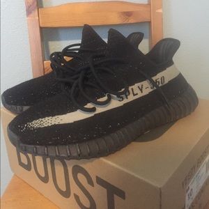 Yeezy V2 Oreo Size 10