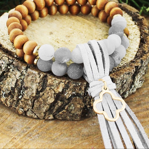 Bracelets - Picture 3 of 8