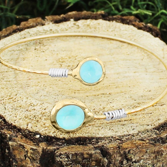 Bracelets - Picture 7 of 8