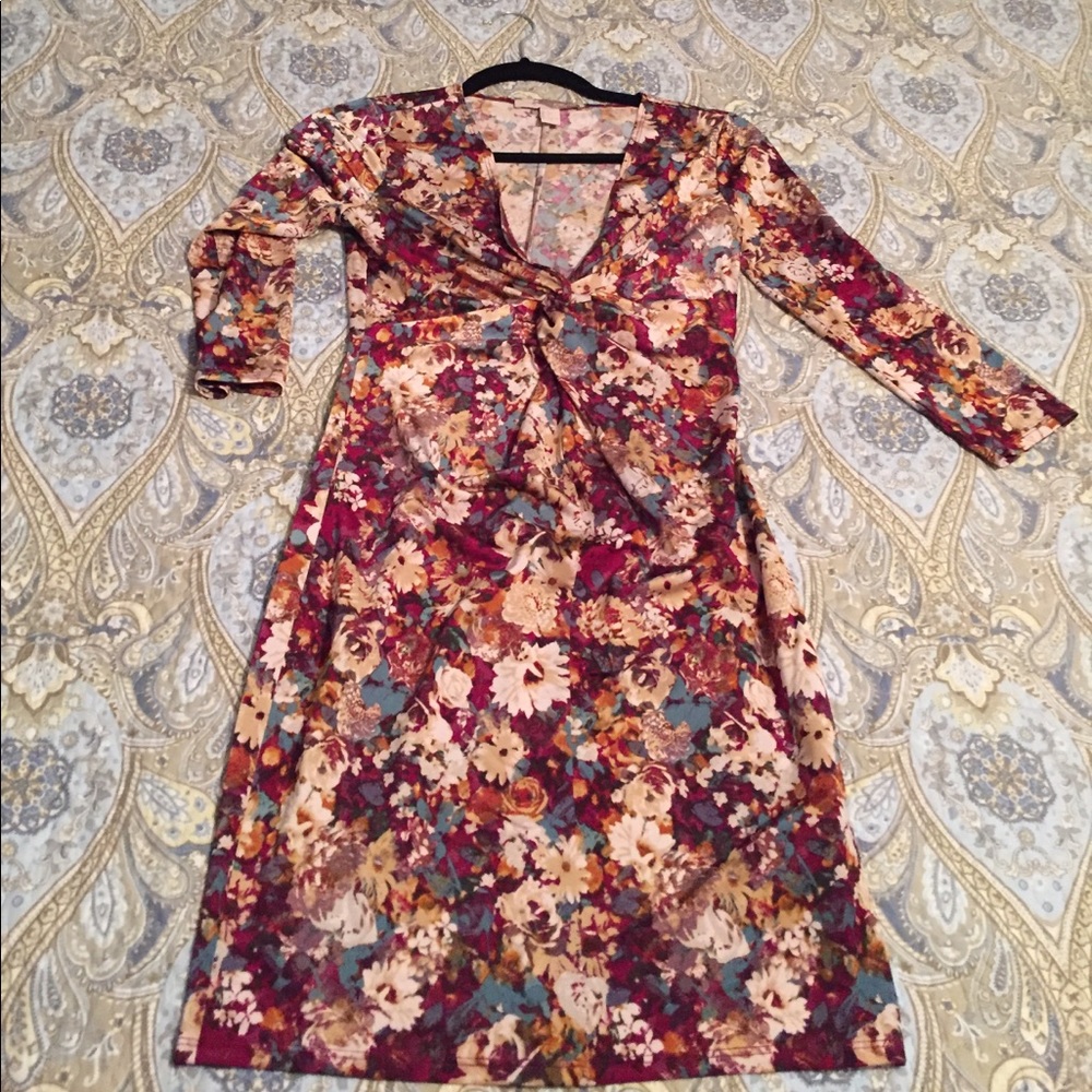 F21 Fitted floral dress with sleeves