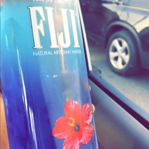 Meet your Posher, Akira