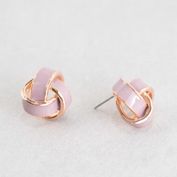 Knot Your Average Earrings - Picture 2 of 3