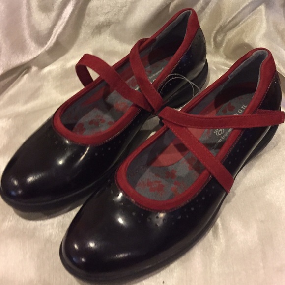 ❎sold❎New Balance Mary Janes Black  Red size 7.5 - Picture 4 of 8
