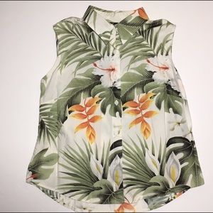 Shannon Marie Hawaii Sleeveless small top hibiscus