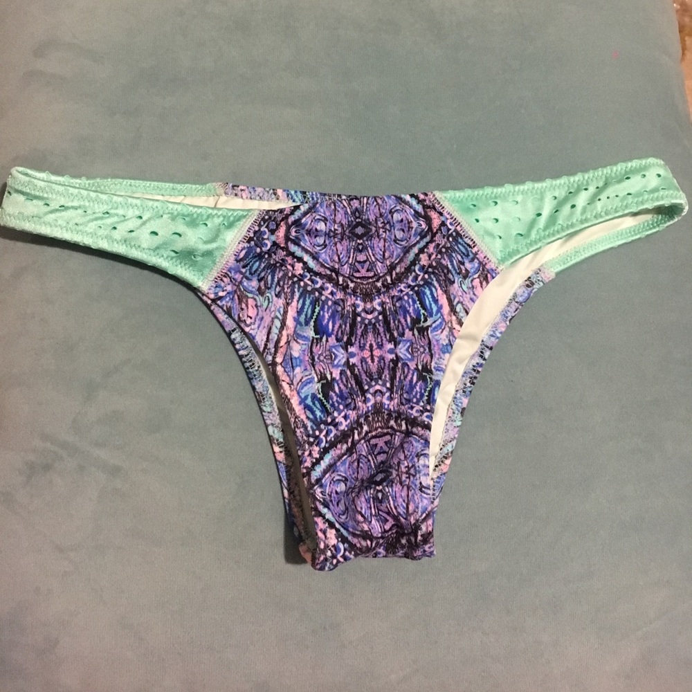 NWOT VS Itsy Bottoms