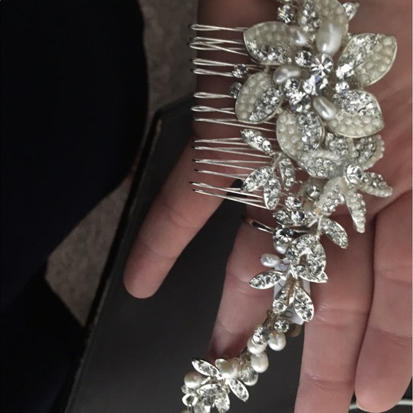 Pearl and rhinestone wedding headpiece main image 5