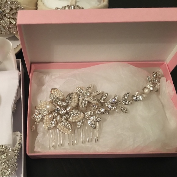 Pearl and rhinestone wedding headpiece main image 4