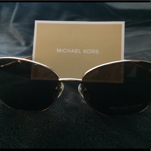 Nwot🕶MICHAEL KORS SUNGLASSES - Picture 2 of 6
