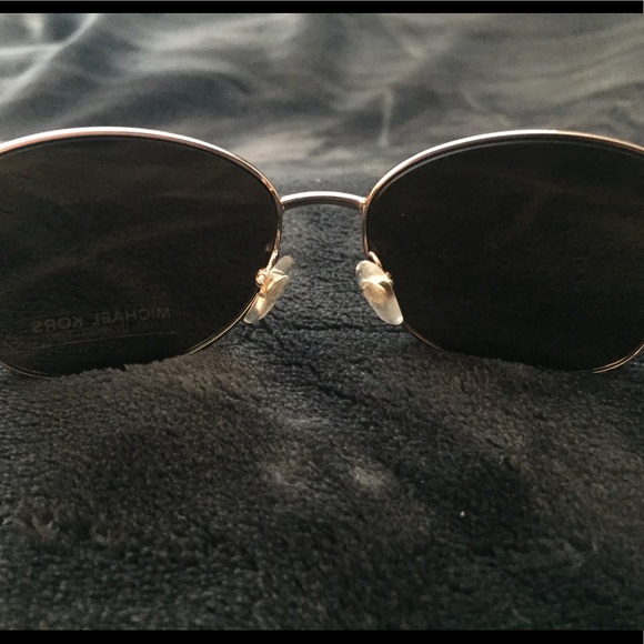 Nwot🕶MICHAEL KORS SUNGLASSES - Picture 3 of 6