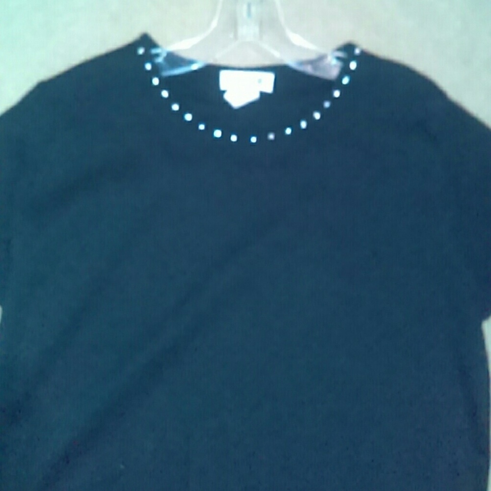 Boutique Top - Picture 6 of 7