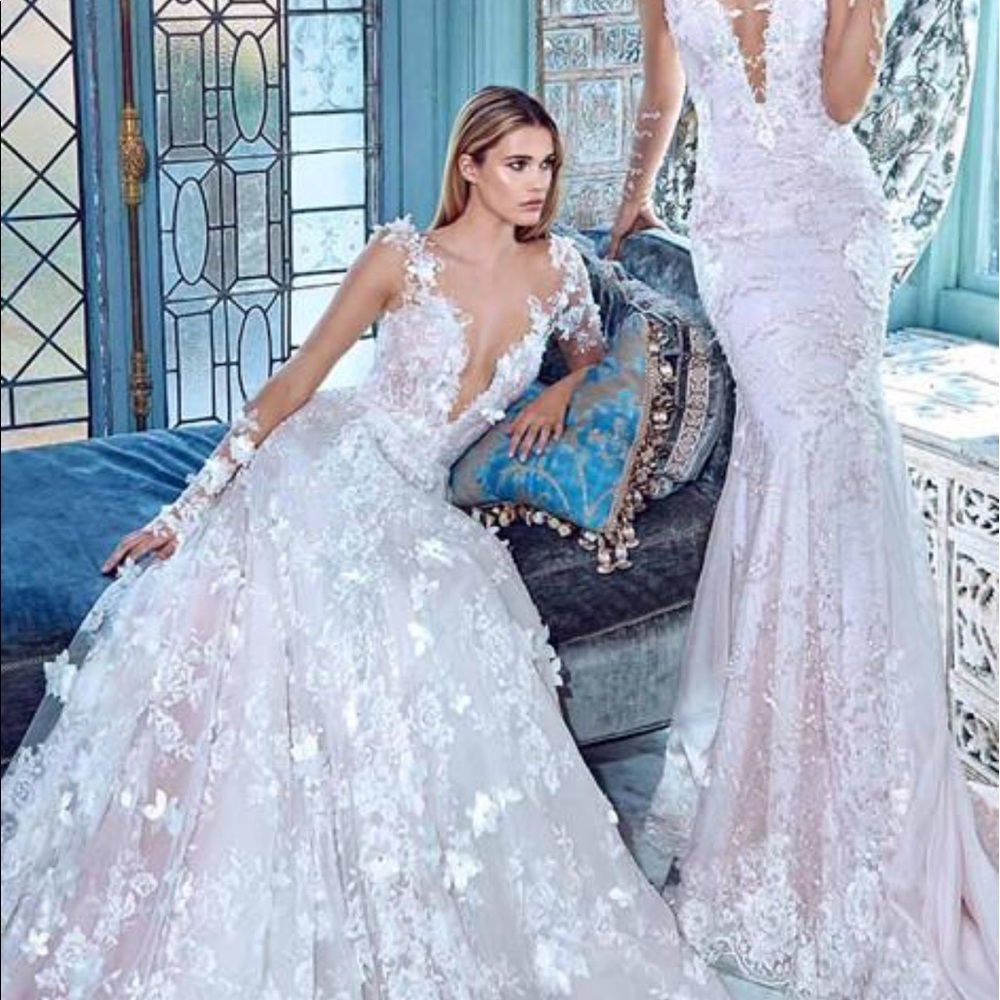 A line wedding dress