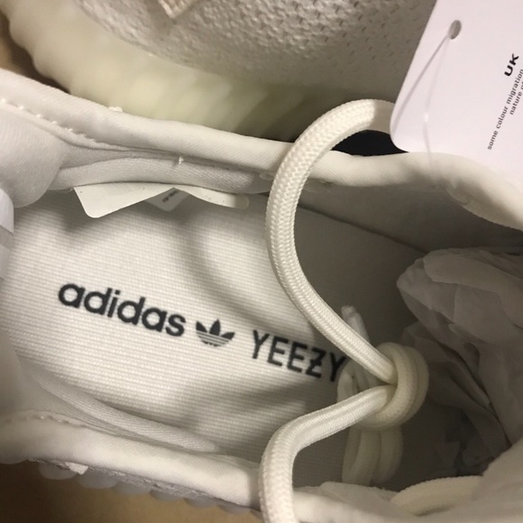 Yeezy V2 Boost DS Size 10 - Picture 3 of 4