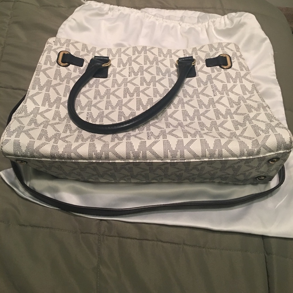 Michael Kors purse blue and white - Picture 3 of 6