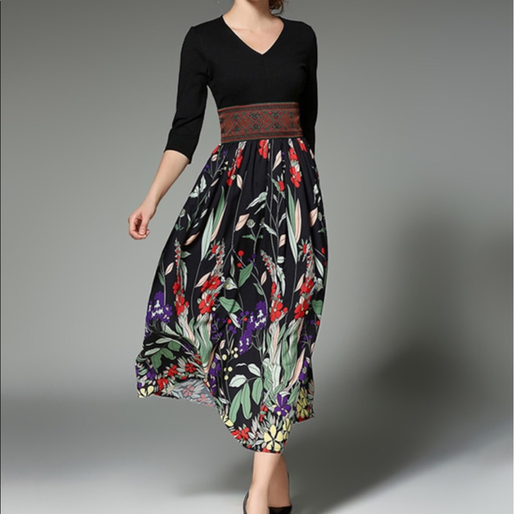 NWT Floral Three-Quarter Sleeve V-Neck Dress
