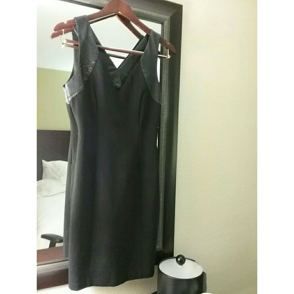 💟Guess, little black dress, size Medium💟Sale🎉