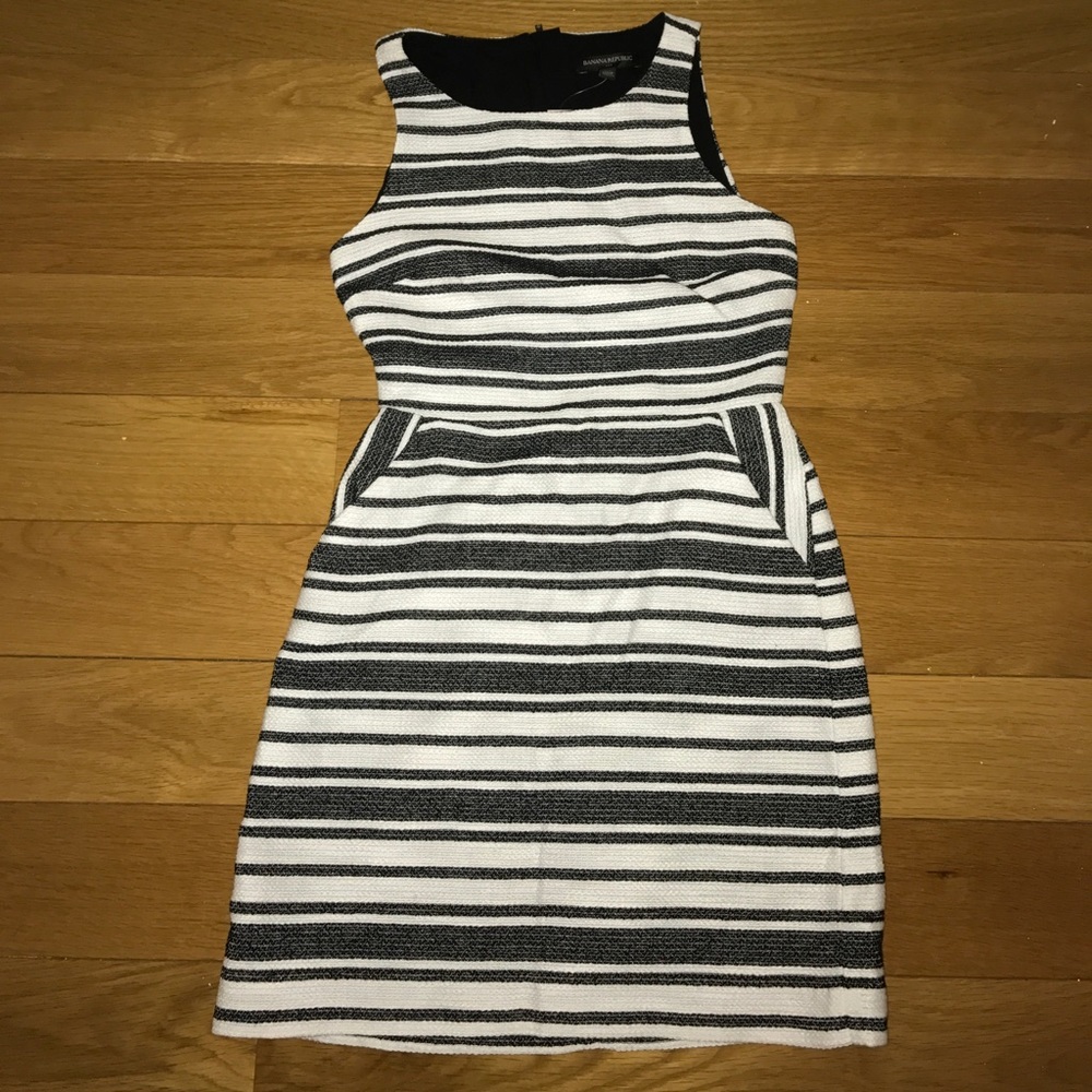 NWT Banana Republic Back Cut Out Dress Petite