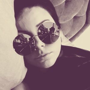 Meet your Posher, Squeegee