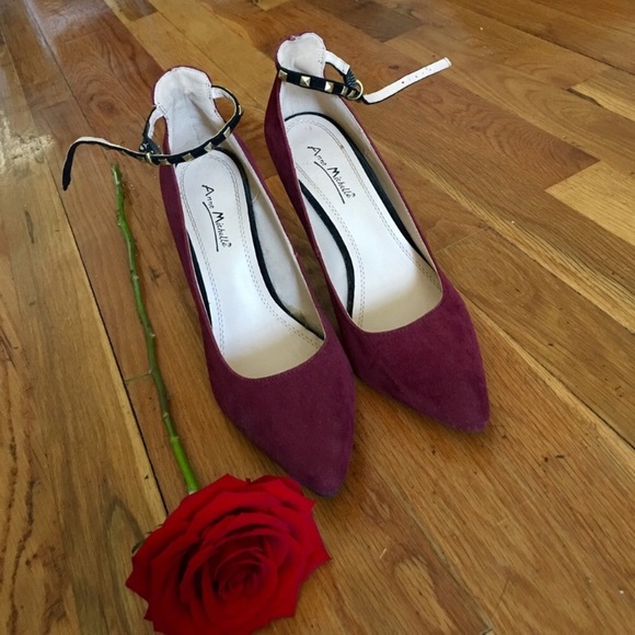 Cute Burgundy Pointed Pumps 👠 - Picture 2 of 3