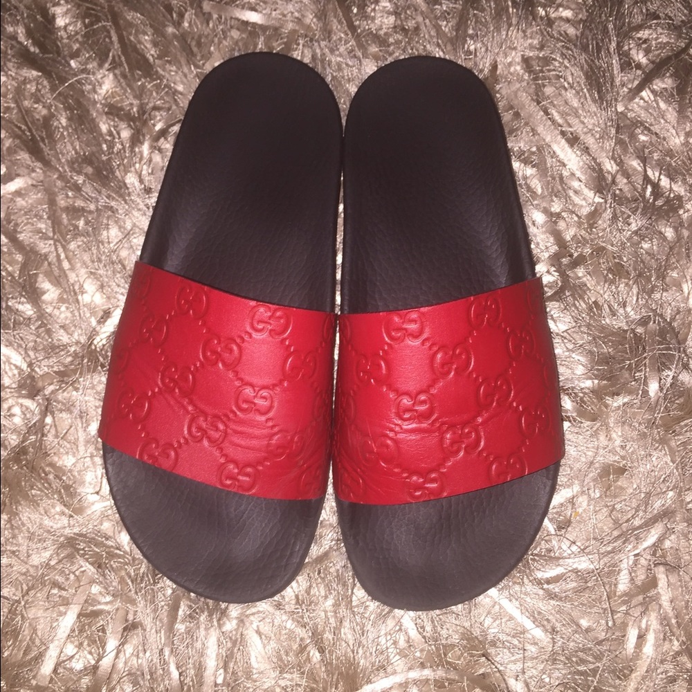 Gucci Slides Red embossed 2017