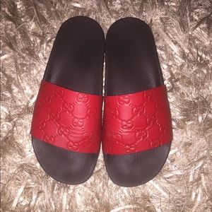 Gucci Slides Red embossed 2017