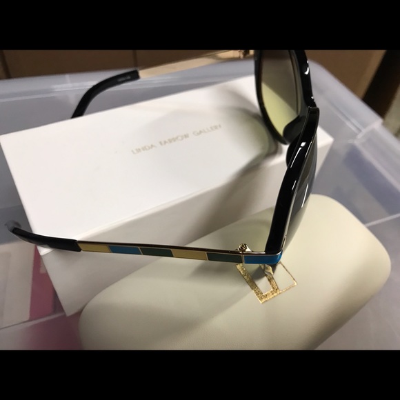 Linda farrow (oscar de la renta limited edition)