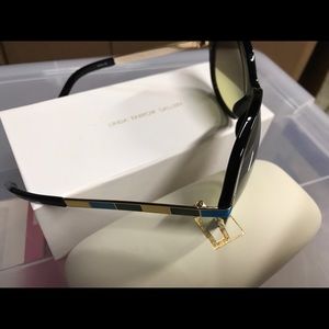 Linda farrow (oscar de la renta limited edition)