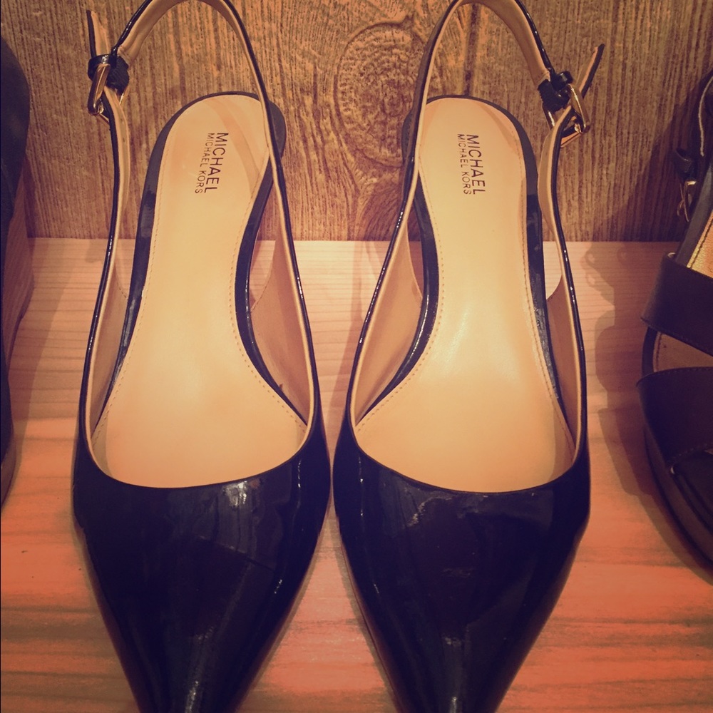 Micheal Kors heels 💜