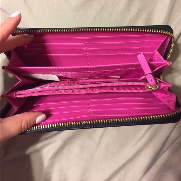 Black Kate Spade wallet - Picture 2 of 2