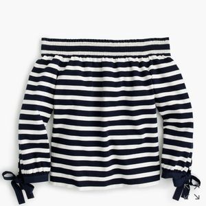 ✨ Striped long-sleeve off-the-shoulder top