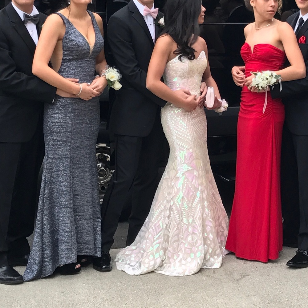 ONE OF A KIND LE GALA PROM DRESS