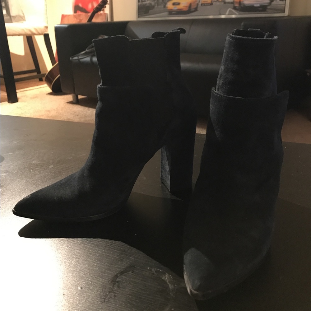 Dark blue suede Mariano Renzi boots