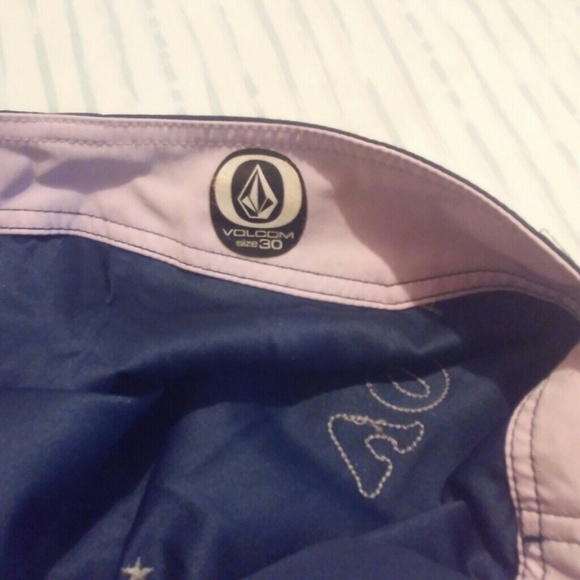 Volcom Stone Size 30 Blue/Purple Hybrid Shorts! - Picture 3 of 5