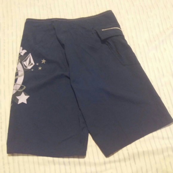 Volcom Stone Size 30 Blue/Purple Hybrid Shorts! - Picture 5 of 5