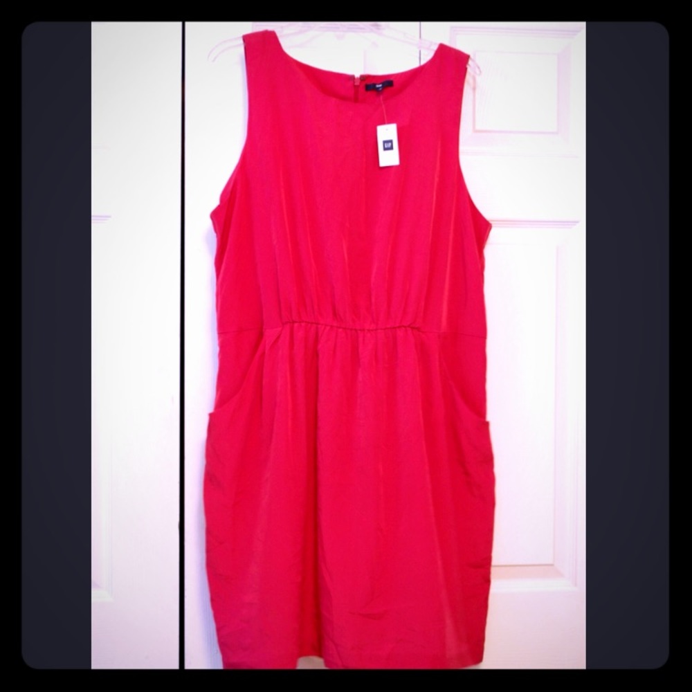 Super perfect GAP dress WITH POCKETS!