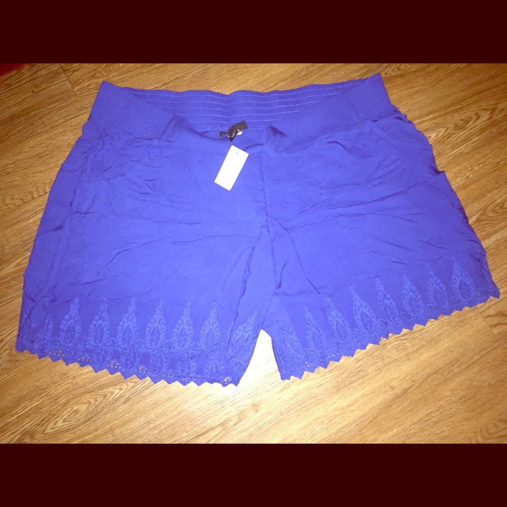 🔥New🔥 Royal Blue Plus Size Shorts size: 22/24