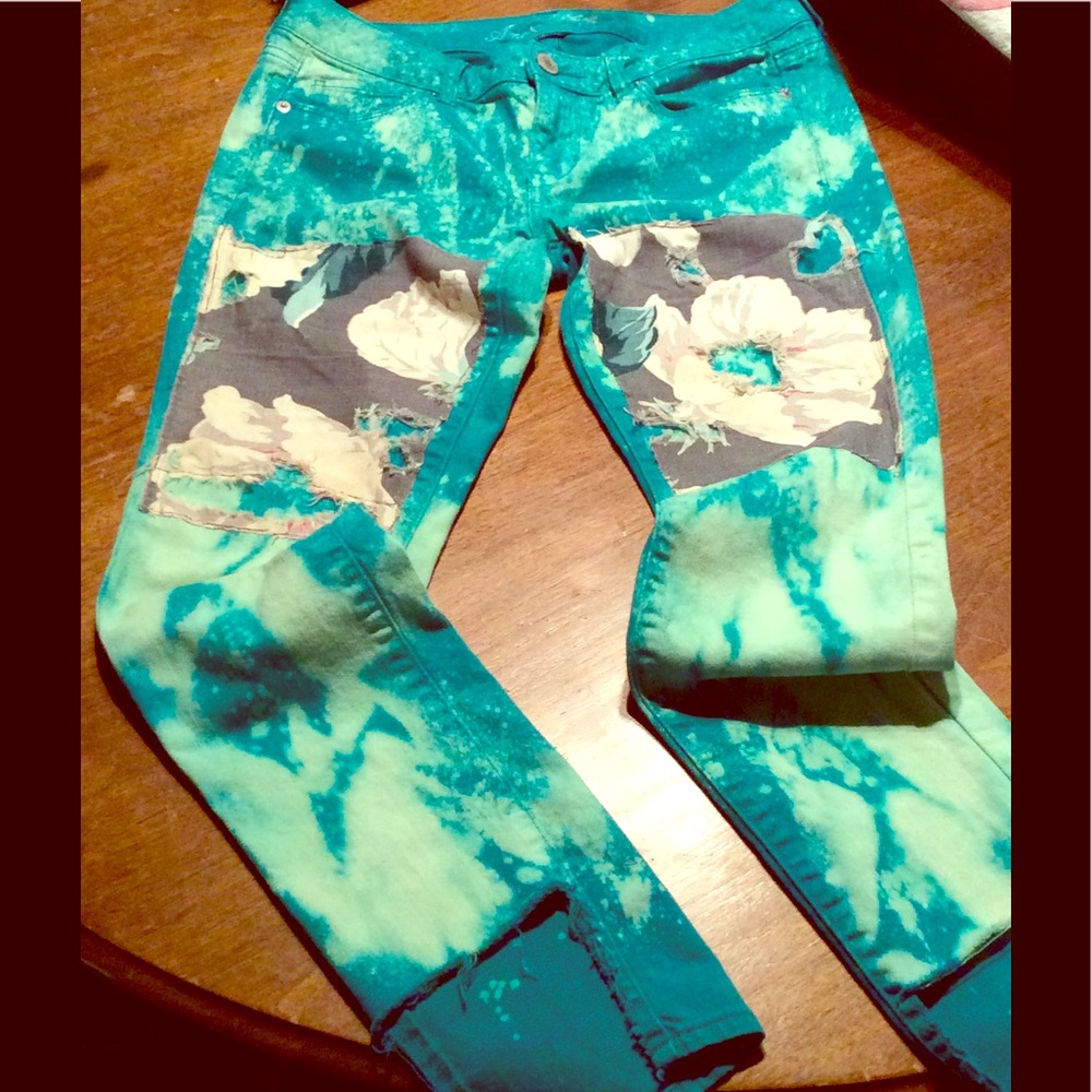 Bleached & Destroyed Skinny Hippy Jeans