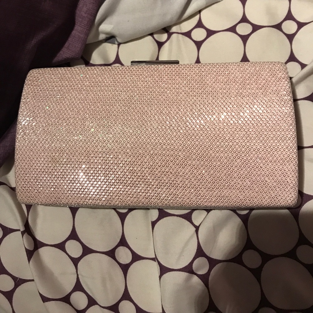 BEAUTIFUL LIGHT PINK CLUTCH