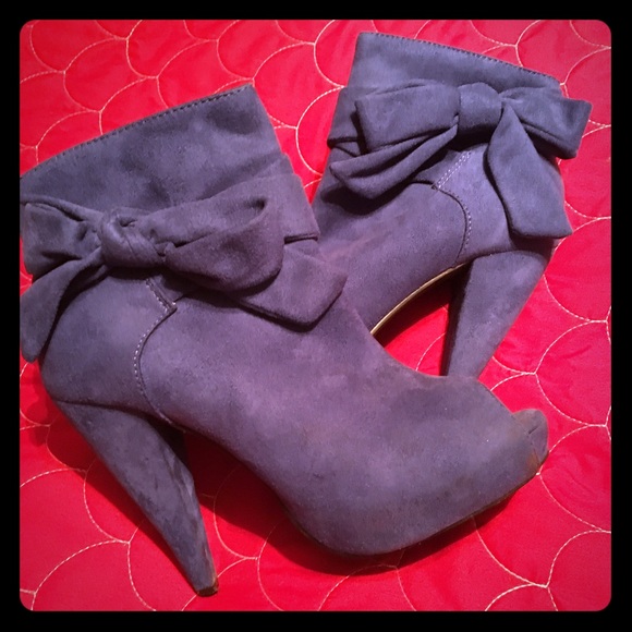 Charlotte Russe Shoes - 🔥Any 5/$20🔥 Royal blue heel booties
